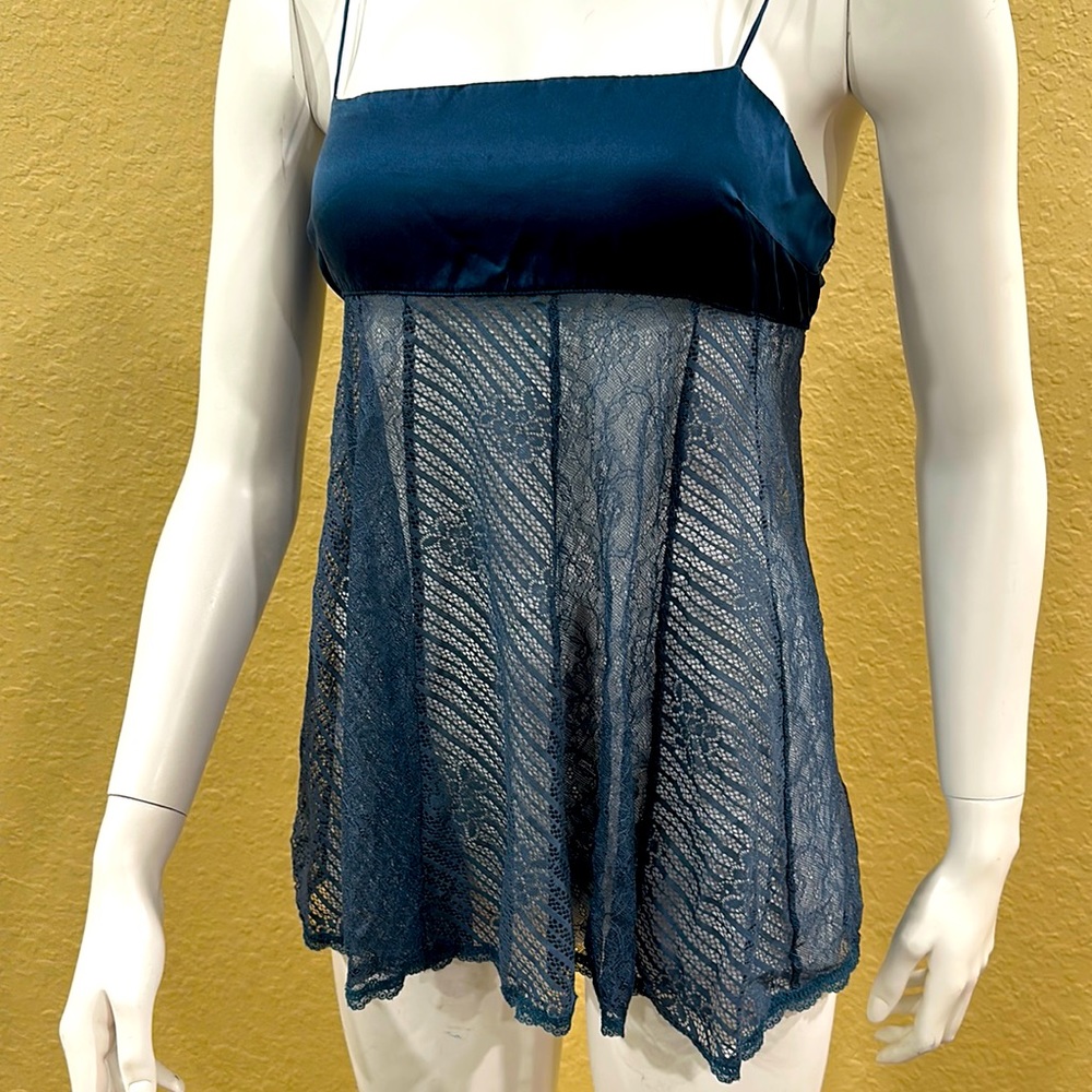 SOLD OUT: Victoria’s secret adjustable strap 90/baby doll in steel blue size m